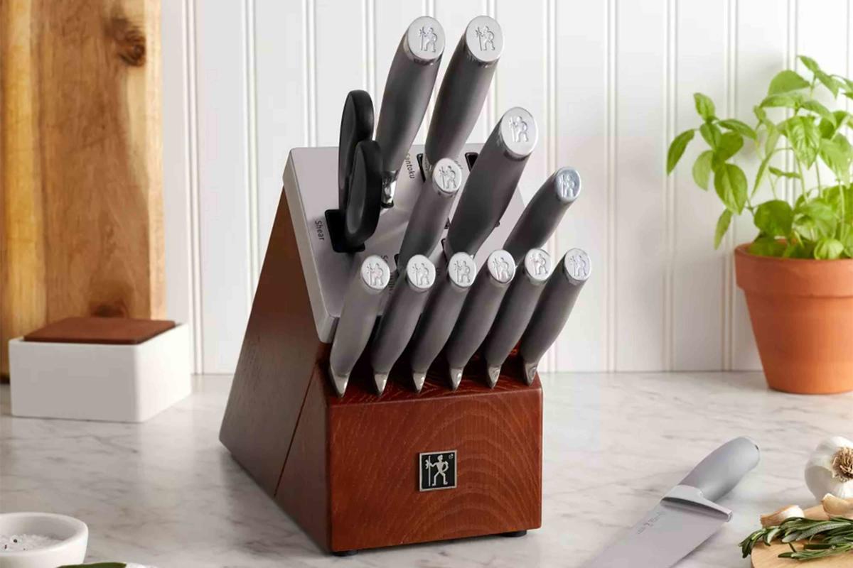 Henckels Statement Self-sharpening Knife Set With Block, Chef Knife, Paring  Knife, Bread Knife, Steak Knife, 14-piece : Target