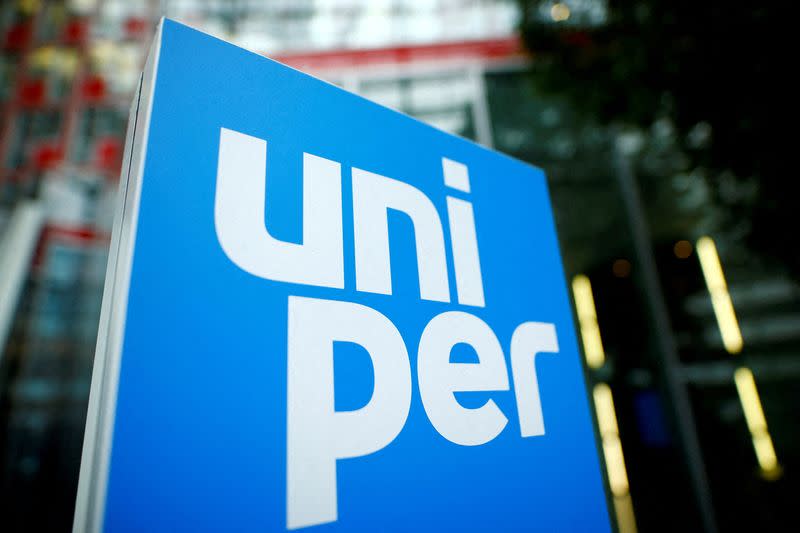 FILE PHOTO: FILE PHOTO: The logo of German energy utility company Uniper SE is pictured in the company's headquarters in Duesseldorf