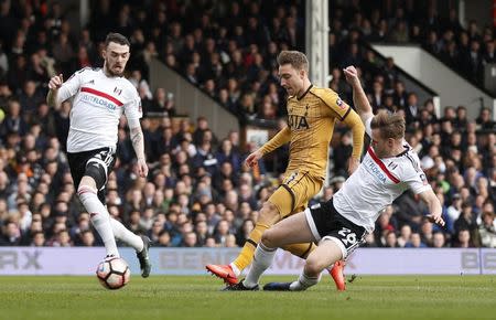 Britain Football Soccer - Fulham v Tottenham Hotspur - FA Cup Fifth Round - Craven Cottage - 19/2/17 Tottenham's Christian Eriksen shoots Action Images via Reuters / Matthew Childs Livepic