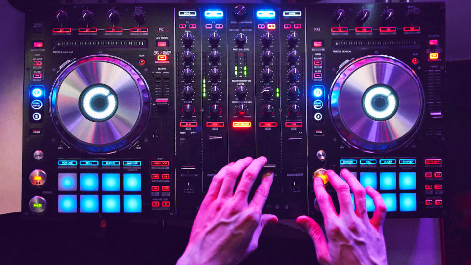 Hands on a Dj controller