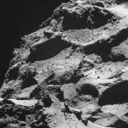 A handout image captured October 25, 2014, from a distance of about 7.8 km (4.8 miles) from the surface, of the comet 67P/Churyumov-Gerasimenko, made available by the European Space Agency (ESA) on November 11, 2014. REUTERS/ESA/Rosetta/NAVCAM - CC BY-SA IGO 3.0