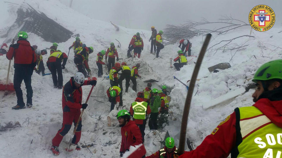 Deadly snow avalanche hits hotel in earthquake-stricken central Italy