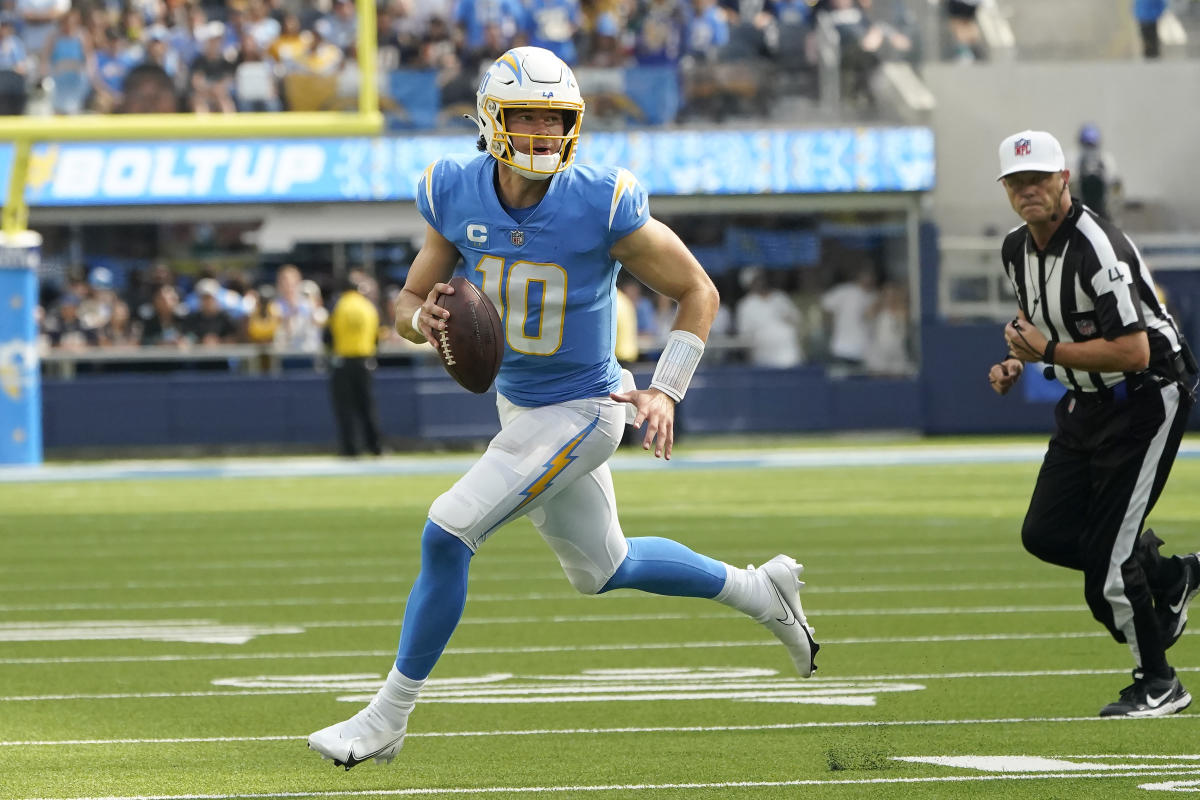 Justin Herbert 'playing at an MVP level,' accounts for 5 touchdowns to lead L.A.  Chargers to thrilling 47-42 over Cleveland Browns 