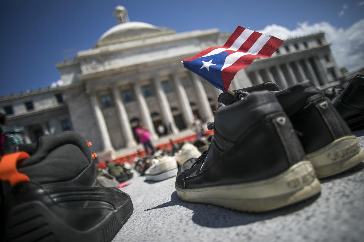 Puerto Rican Government Acknowledges Hurricane Death Toll of 1,427 - The  New York Times