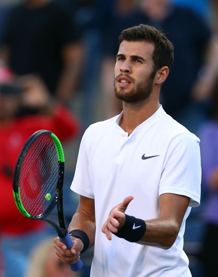 Karan Khachanov ist auf dem Tennisplatz ein perfektes Double für Hemsworth. Foto: Getty Images