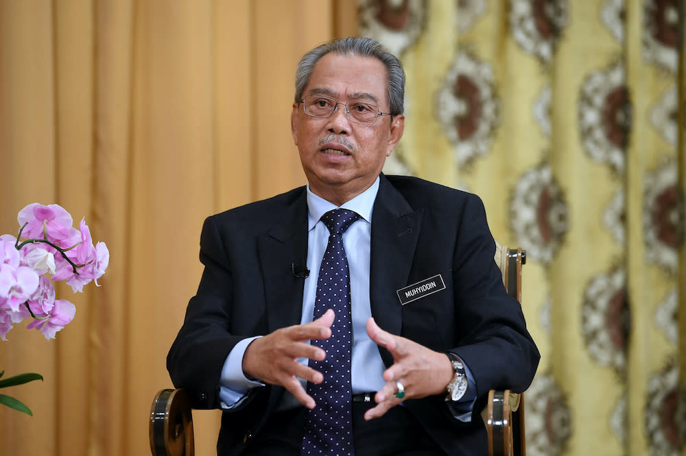 Bersatu president Tan Sri Muhyiddin Yassin insisted that he must be fair in upholding the party’s constitution regardless of the positions of those who violated its articles. — Bernama pic