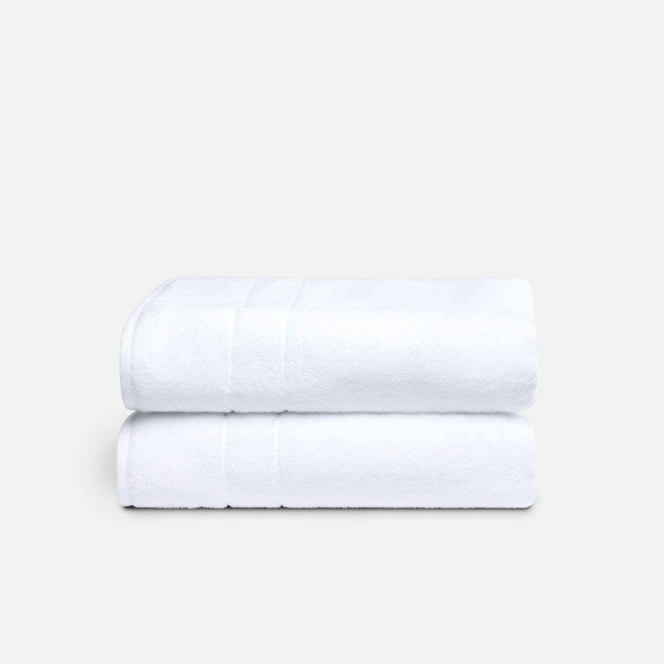 14) White Super-Plush Bath Towels