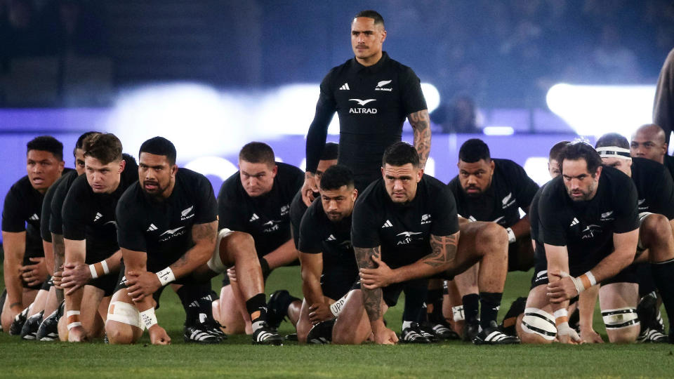 Aaron Smith leads All Blacks haka. Credit: Alamy