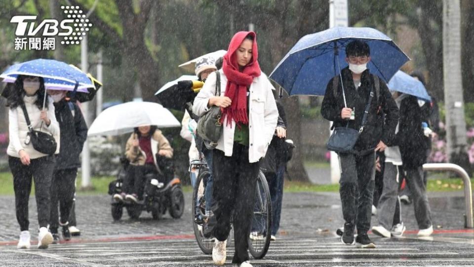 今明兩天有雨。（示意圖／TVBS資料照）