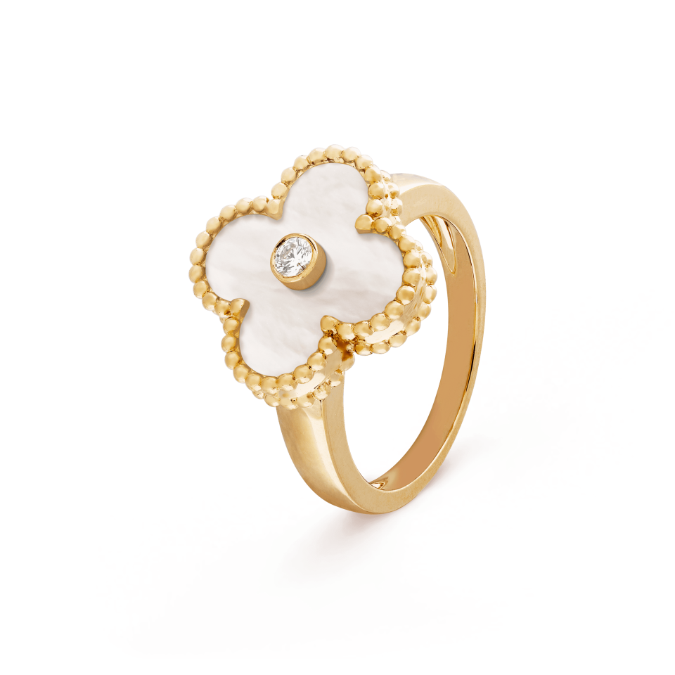 Vintage Alhambra ring, Yellow gold, Diamond: 1 stone, 0.06 carat, Mother-of-pearl: 1 stone, Three Fourth, Jewelry Ring