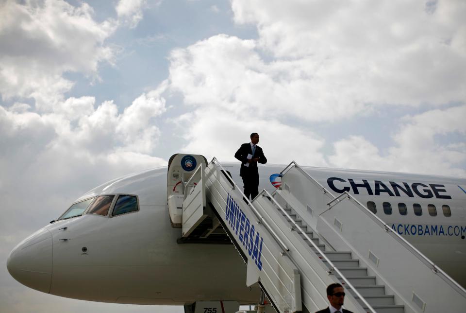 Barack Obama campaign plane