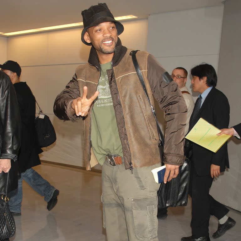 Celebrities at the Airport in the Early 2000s: The Photos