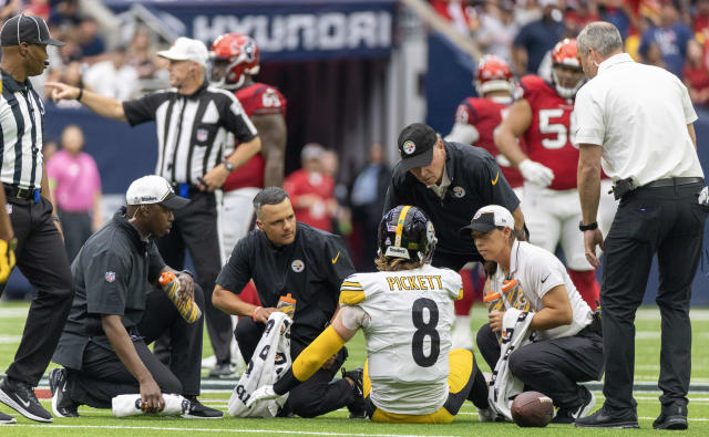 Steelers QB Kenny Pickett leaves loss against Texans after