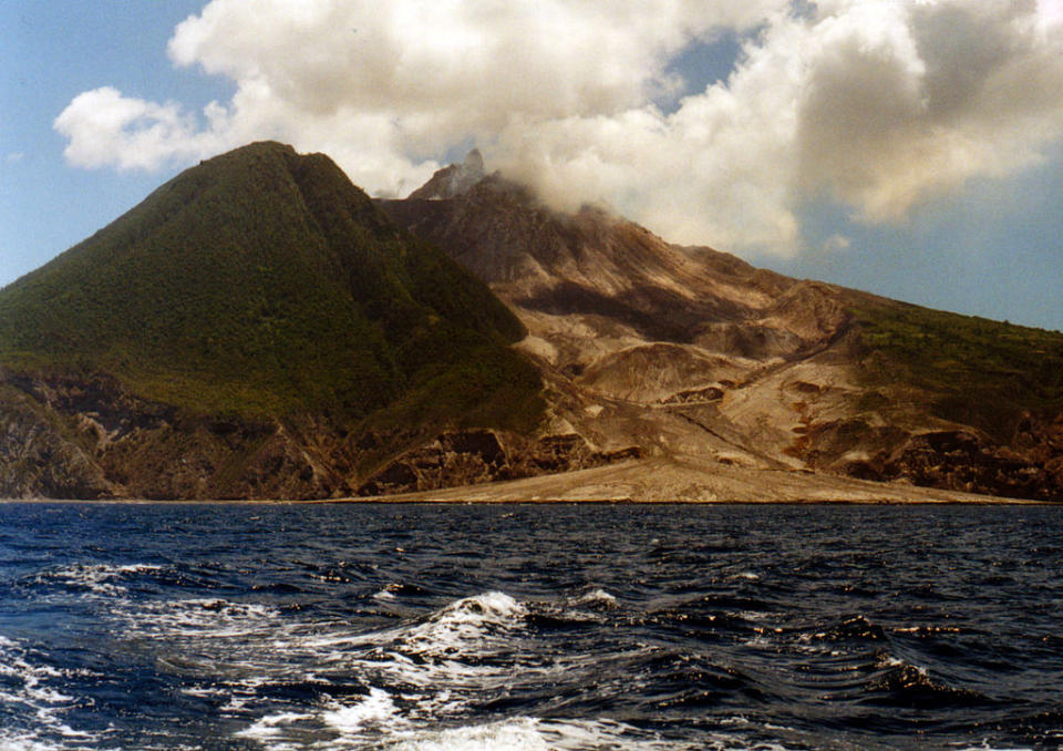 Volcanes activos y apagados definen la geograf&#xed;a caribe&#xf1;a (Gunthram - Wikimedia Commons)