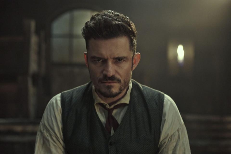 Orlando Bloom (Philo) in “Carnival Row”