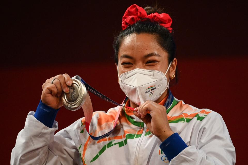 Silver medallist India's Chanu Saikhom Mirabai 