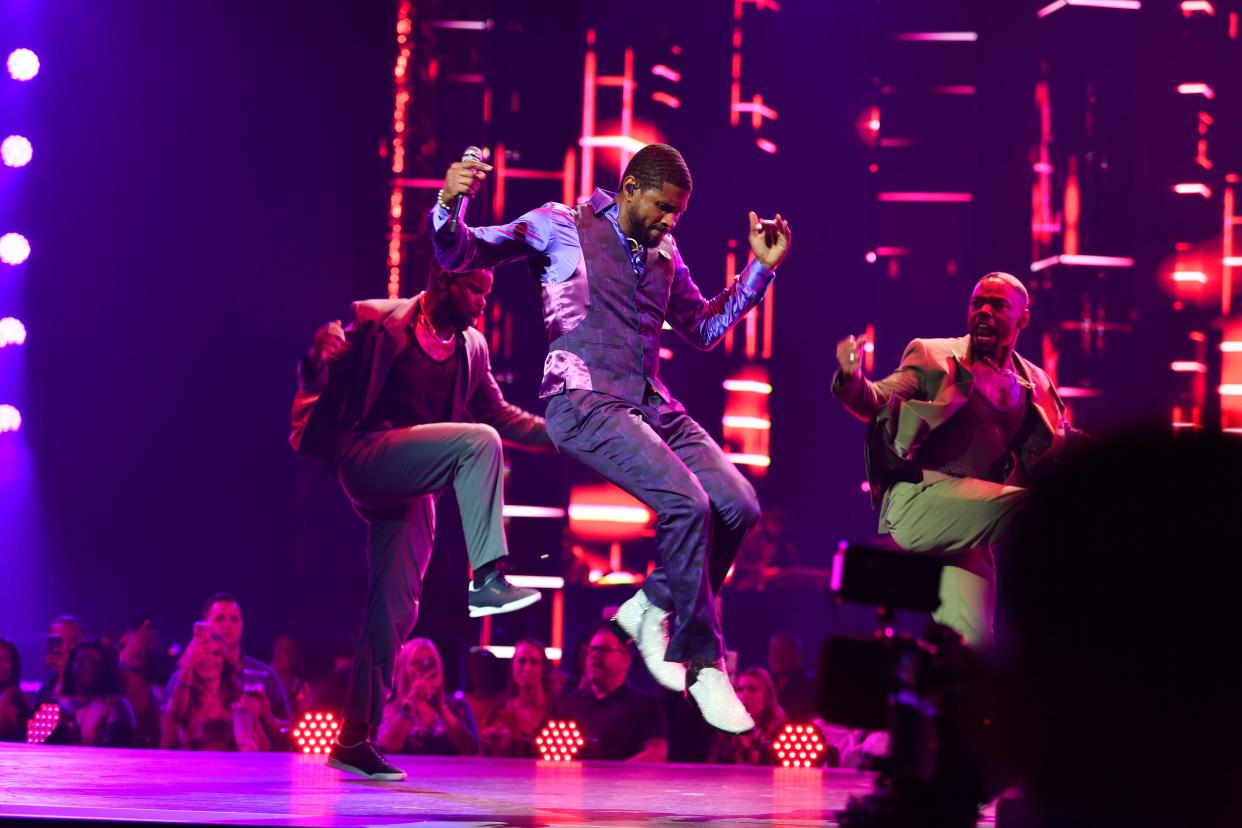 Usher's showmanship was on full display during his live shows at Park MGM in Las Vegas. Fans will likely see some of his onstage flamboyance during the Super Bowl 58 halftime show.