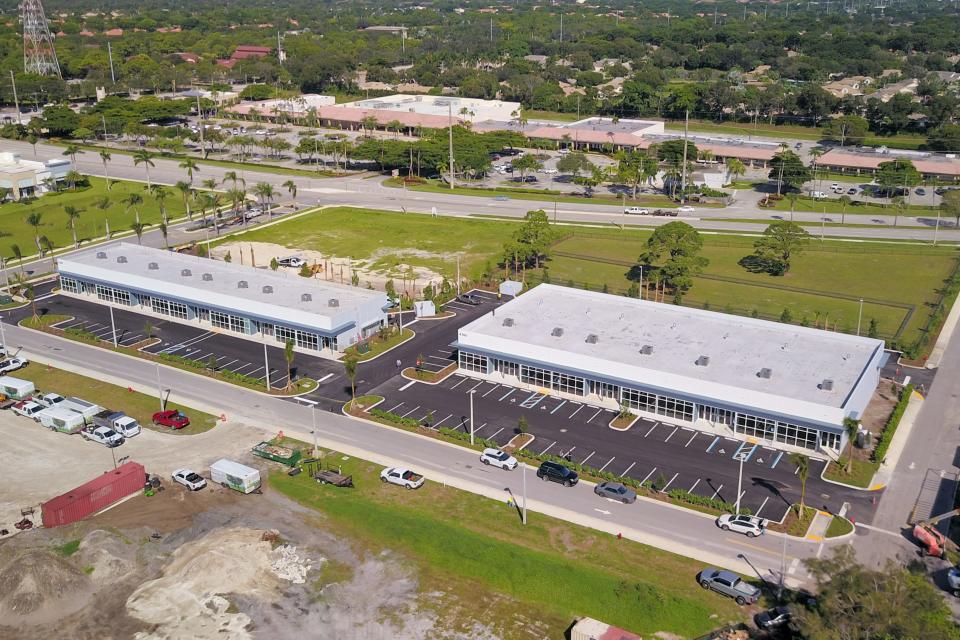 The new showroom warehouses at Commerce Park. Tenants include Beach Dog Day Care, XLB Baseball, Blakes Golf, DL Creative Cabinets and American Screen Solutions, while a a jujitsu studio and a boxing studio are on the way. Image by Matt Sturgess of 4th Avenue Photography and Video.