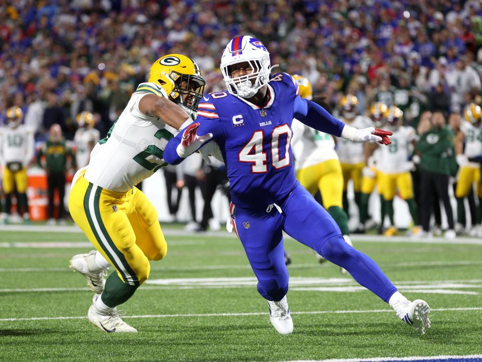 Bills Von Miller rushes around the end against the Packers. 