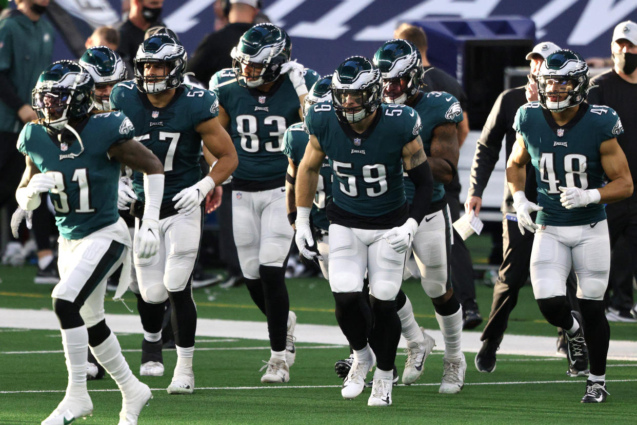 ARLINGTON, TEXAS - DECEMBER 27: The Philadelphia Eagles take the field in the first half against the Dallas Cowboys at AT&T Stadium on December 27, 2020 in Arlington, Texas. (Photo by Ronald Martinez/Getty Images)