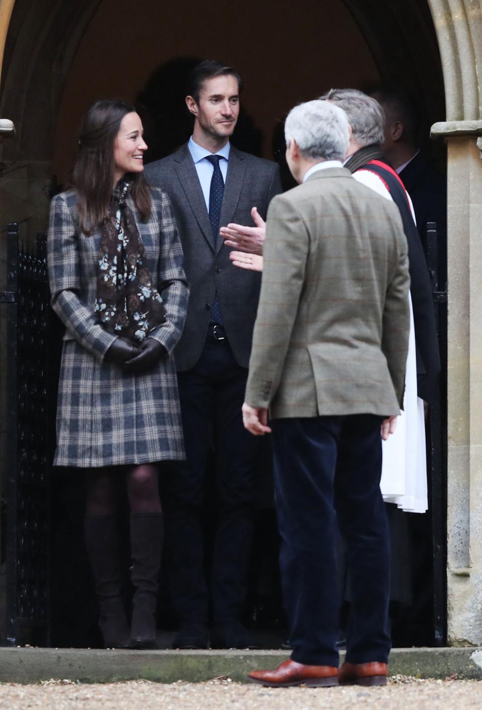 Pippa und ihre Verlobter James Matthews feiern ihre Hochzeit im Garten der Middleton-Eltern. (Bild: AP)