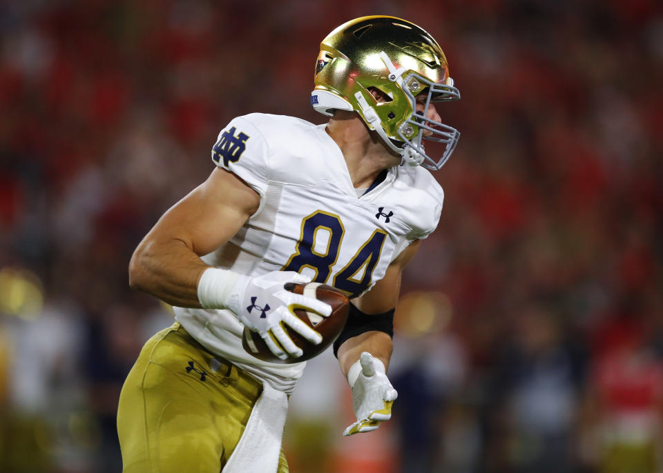 In only four games this season, Notre Dame TE Cole Kmet has won over some NFL folks. (Getty Images)