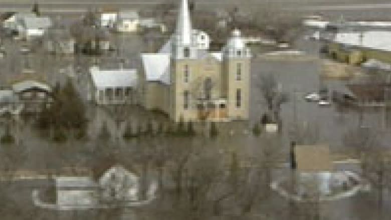 'It wasn't pretty': Former flood forecaster recalls blizzard that led to Flood of the Century