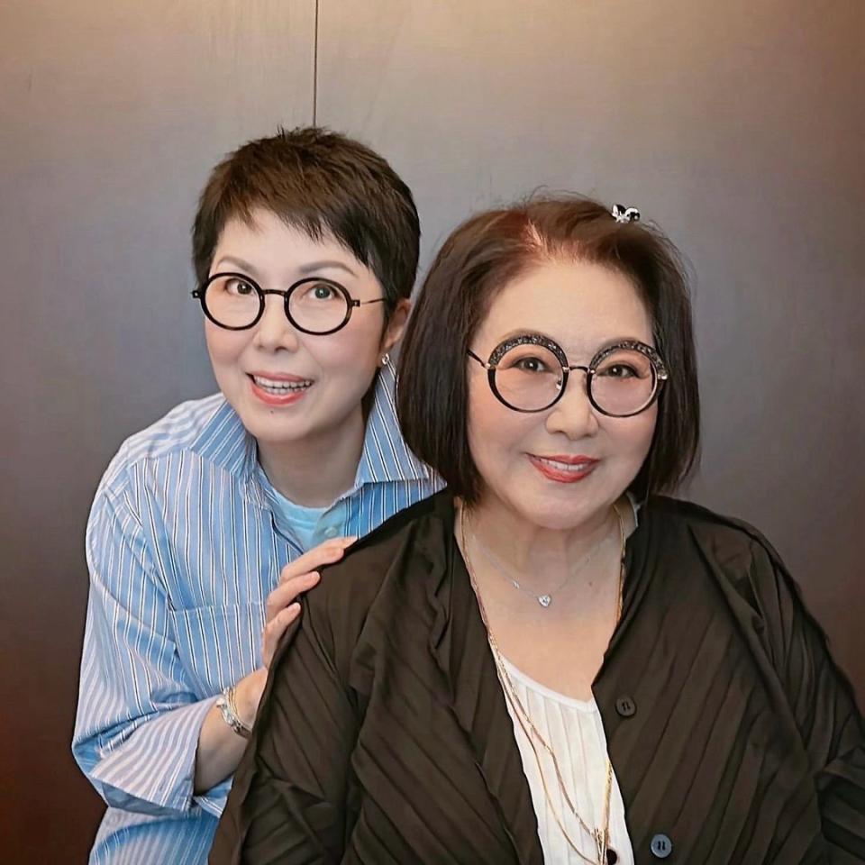 李司棋 & 關菊英