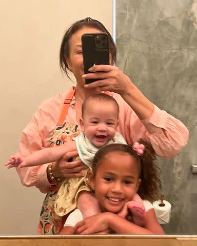 <p>Chrissy Teigen/ Instagram</p>