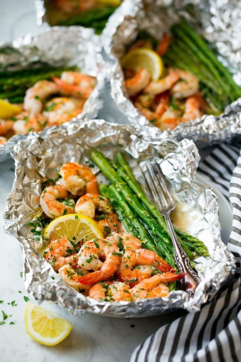 Shrimp and Asparagus Foil Packs with Garlic Lemon Butter Sauce