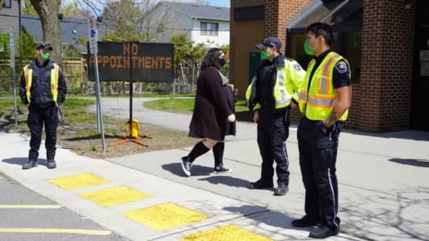 A pop-up COVID-19 vaccine clinic at Ottawa's Overbrook Community Centre quickly filled its 500 spots May 6, 2021.