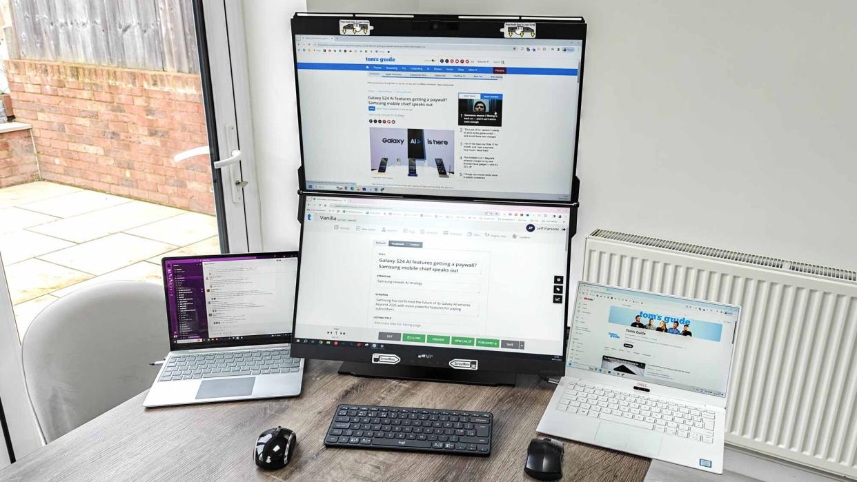  Geminos(T) double stacked monitor at home connected to two laptops. 