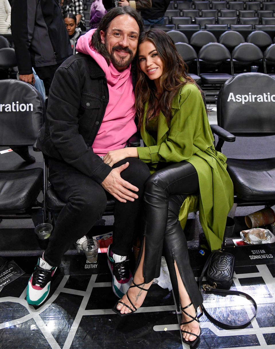 <p>Steve Kazee and Jenna Dewan cozy up as the Los Angeles Clippers take on the San Antonio Spurs at Staples Center on Dec. 20 in L.A. </p>
