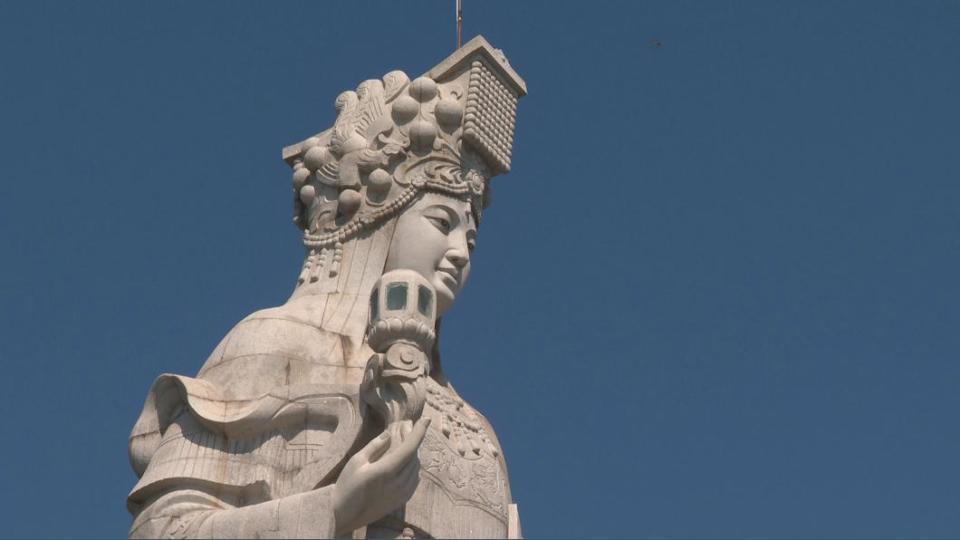 媽祖巨神像由365塊花崗岩為主結構雕琢。（圖／潘建樺攝）