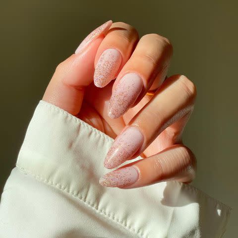 <p><a href="https://www.instagram.com/disseynails/" data-component="link" data-source="inlineLink" data-type="externalLink" data-ordinal="1">@disseynails</a></p>