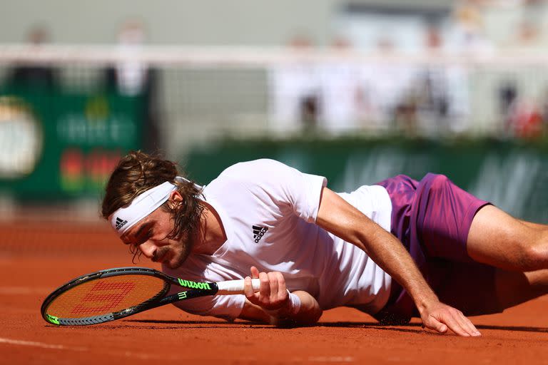 Stefanos Tsitsipas recibió una muy mala noticia pocos minutos antes de su encuentro frente a Novak Djokovic por la final masculina del Abierto de Francia 2021, en Roland Garros