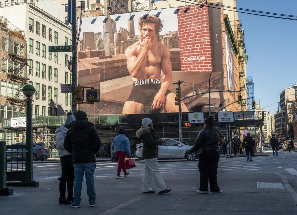 Alle Augen auf Jeremy Allen White und seine Calvin-Klein-Kampagne? Das galt, bis die Parodie dazu veröffentlicht wurde (Bild: Richard B. Levine/ddp images)