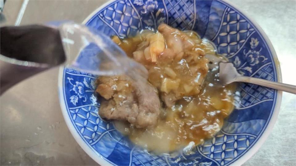 「南投肉圓」在地吃法！　吃皮留肉再淋大骨湯