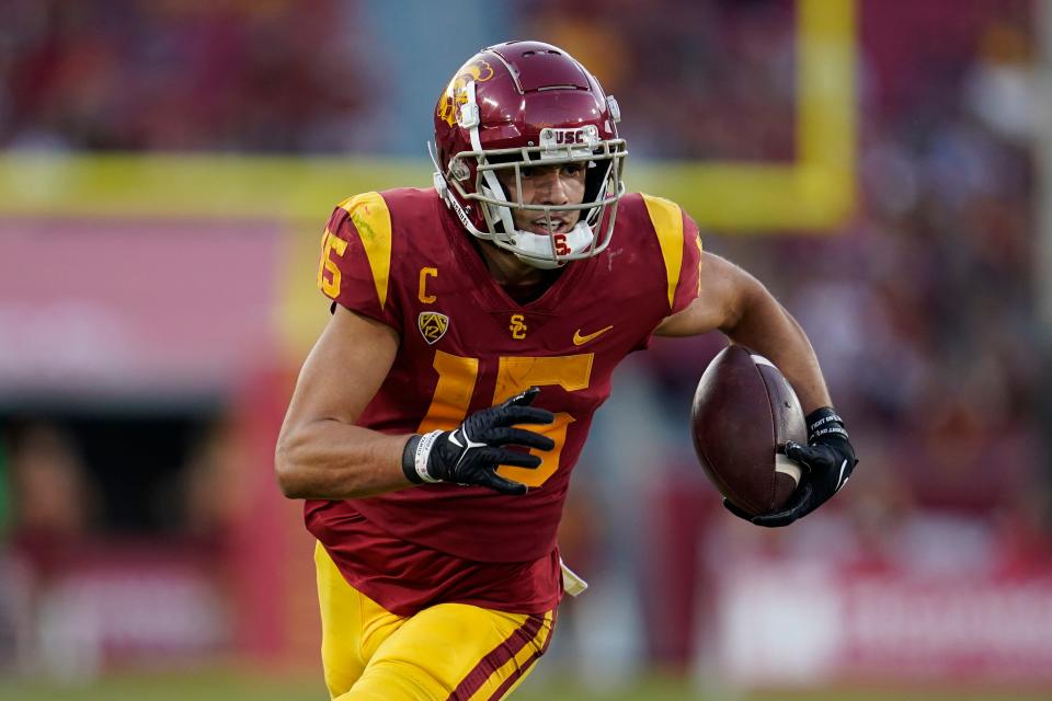 Southern California wide receiver Drake London (15) runs for a touchdown against Utah on Oct. 9, 2021, in Los Angeles.