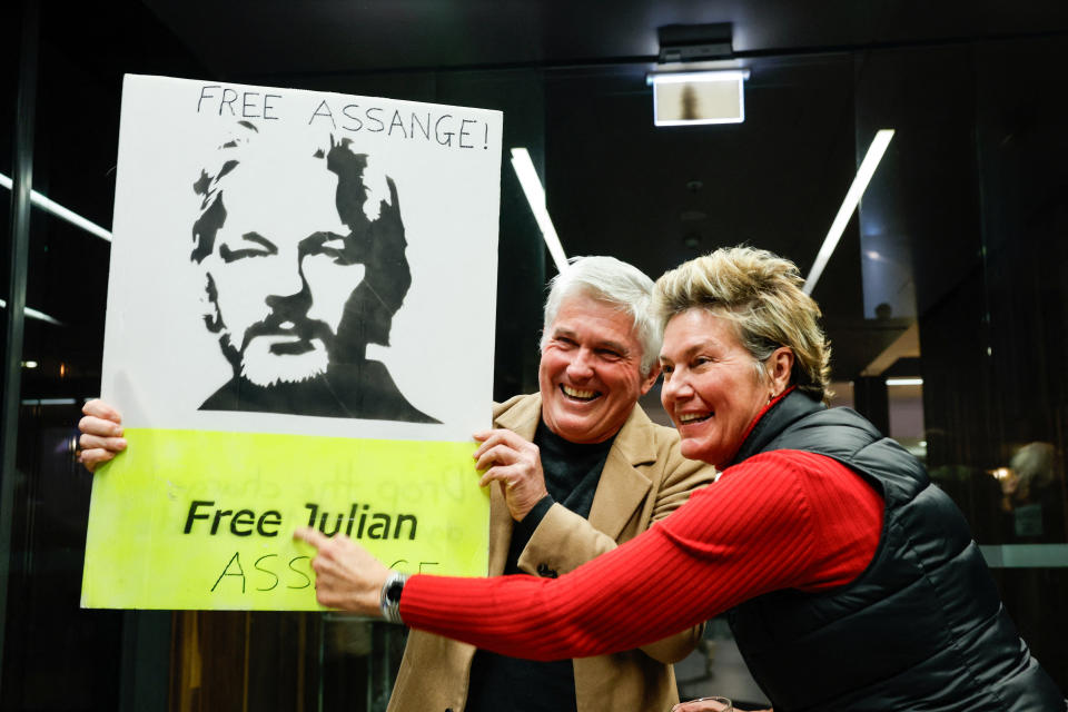 Assange aterriza en Australia