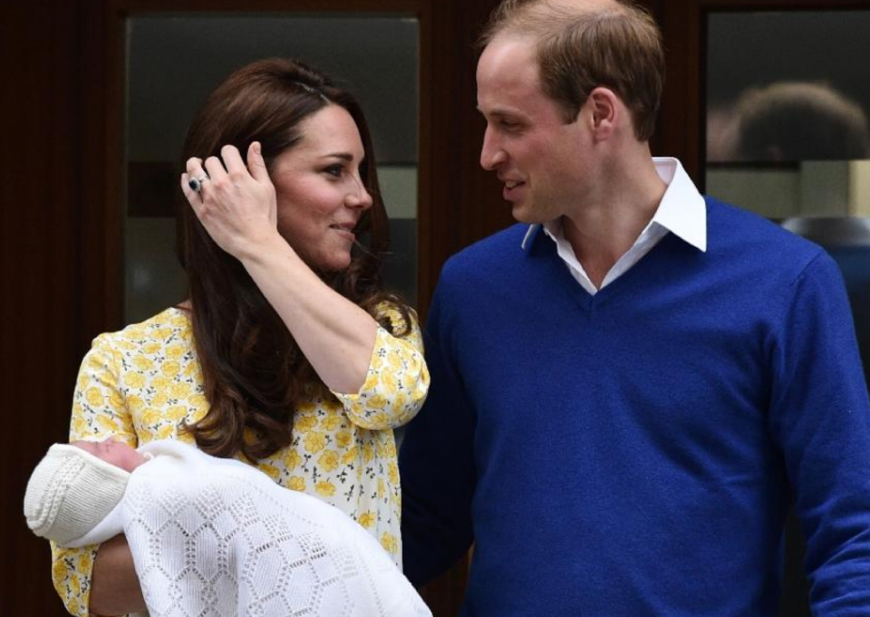 The man set himself on fire outside Will and Kate's Kensington Palace. Photo: Yahoo News