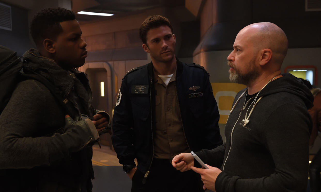 John Boyega, Scott Eastwood, and Steven S DeKnight on the set of ‘Pacific Rim: Uprising’. (Universal)