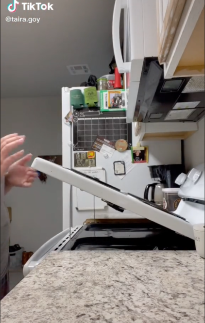 tiktok glass stove cleaning hack