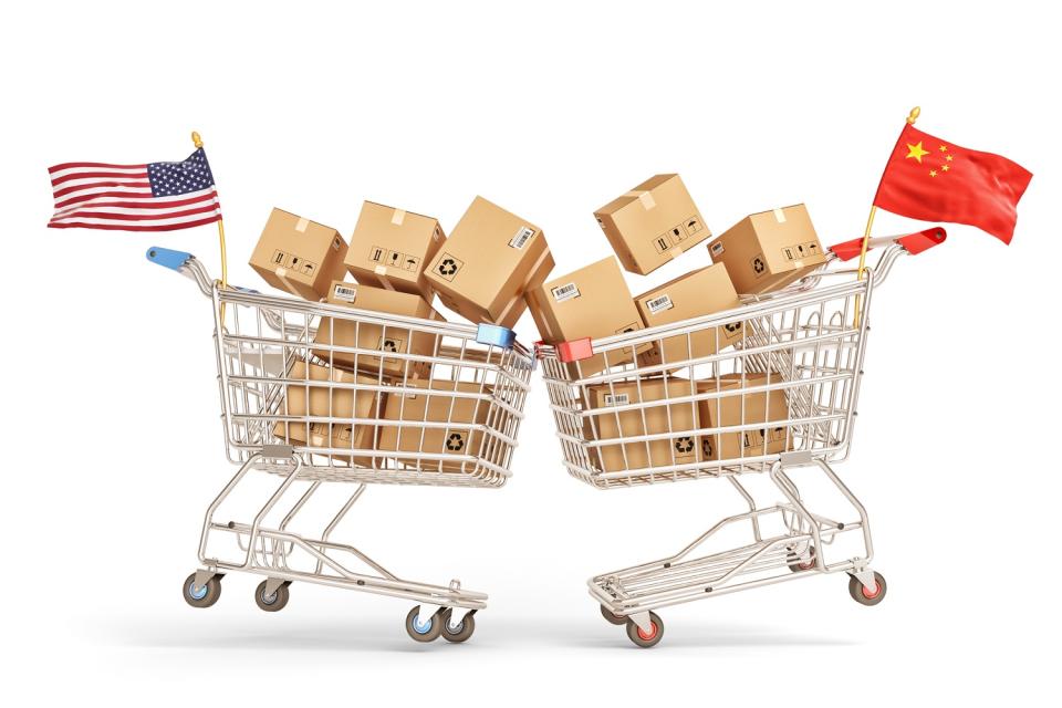 Shopping carts with U.S. and Chinese flags crashing into each other