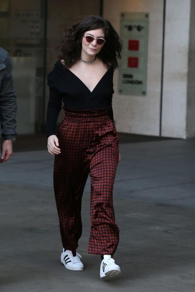 Only Lorde could make us want to wear high-waisted pajama bottoms as an  actual pant