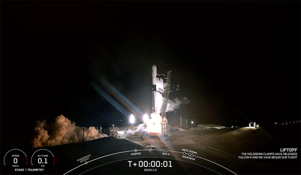 A SpaceX Falcon 9 lifts off from Vandenberg Space Force Base in California early Friday, the company's 61st and final flight of 2022. / Credit: SpaceX webcast