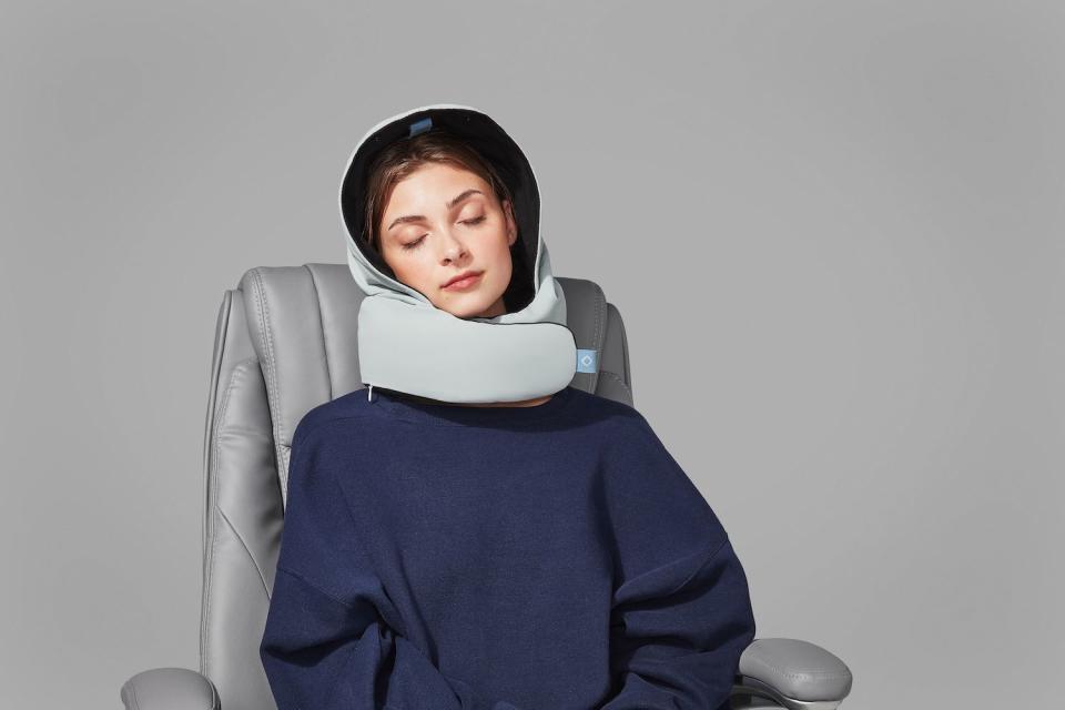 Pluto The Complete Travel Pillow