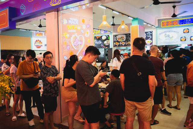 Chew Chor Meng, Dennis Chew and food blogger Miss Tam Chiak open a