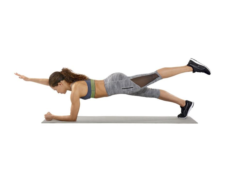 Shoulder, Arm, Leg, Joint, Press up, Physical fitness, Abdomen, Knee, Human leg, Thigh, 