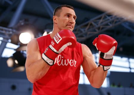 Boxing - Wladimir Klitschko Public Work-Out - Dusseldorf Airport, Dusseldorf, Germany - 25/11/15 Wladimir Klitschko during his work out Action Images via Reuters / Lee Smith Livepic